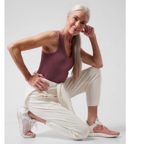 Athleta Pants - Athleta Joggers Women's Small Farallon Weekender Pant Off White Adjustable Cuff